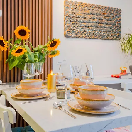 No4 Luxury Comfort Art Design House Apartment